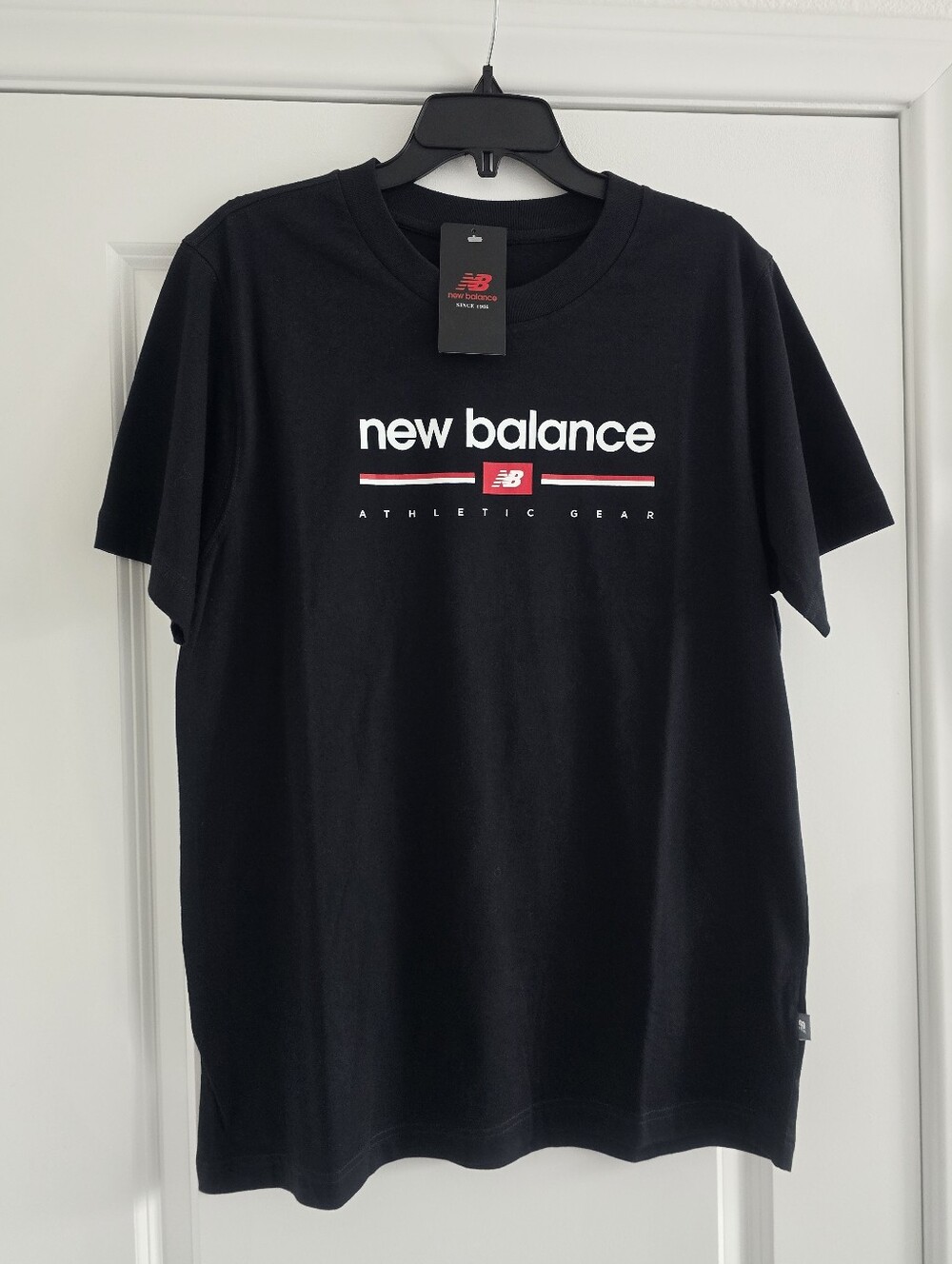 Brand NEW New Balance Black T-Shirt with White & Red Logo Size Large Men's